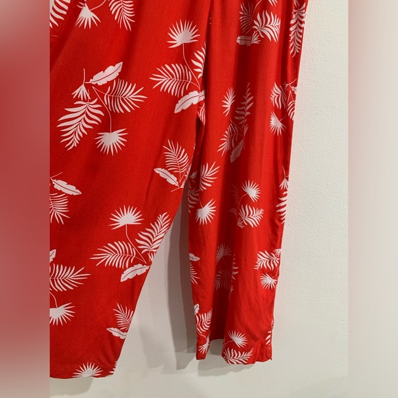 St John's Bay Jumpsuit Leaves Print Women's Size S, Red and White Wide Leg Crop - Picture 10 of 16